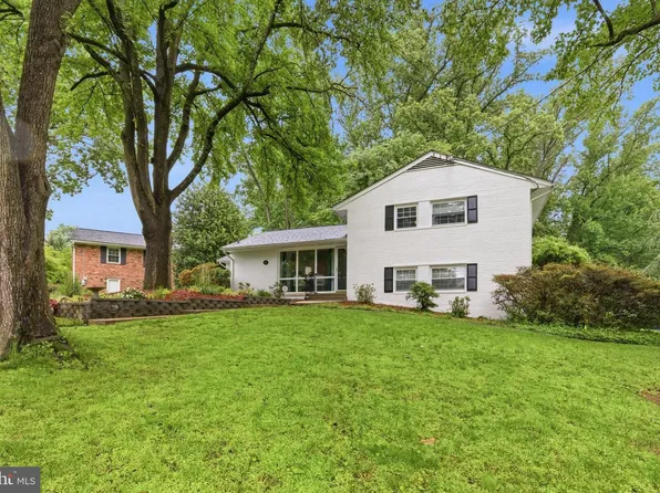 7517 Axton St, Springfield, VA 22151