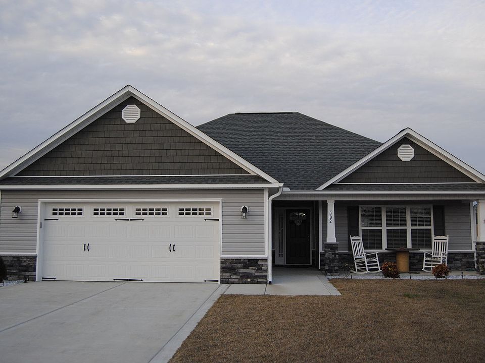 1st image of 302 Carew Dr