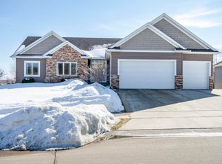 5048 Scenic View Dr SW, Rochester, MN 55902