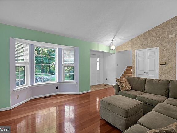 4th image of 37001 Pomander Ln