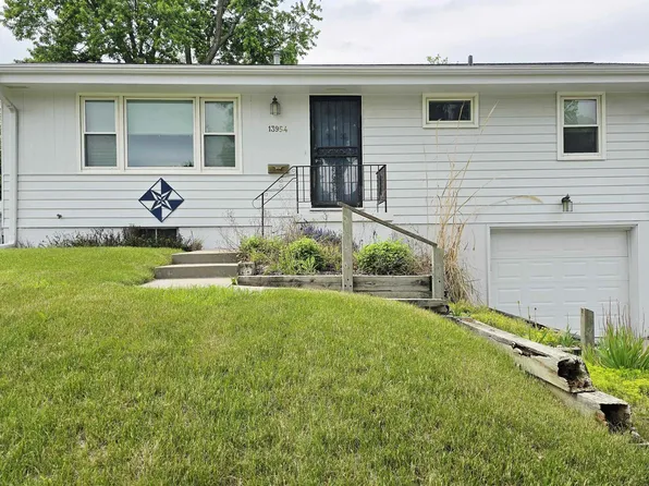 13954 P St, Omaha, NE 68137
