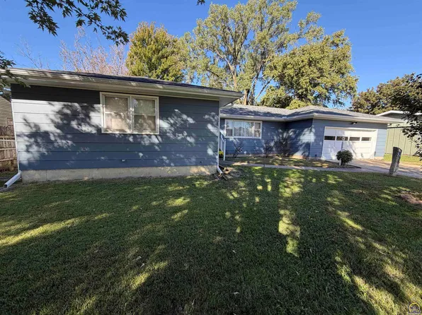 1007 Whittier St, Emporia, KS 66801