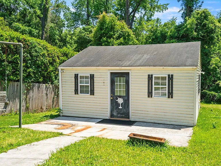 726 Wisteria Dr — Photo 40