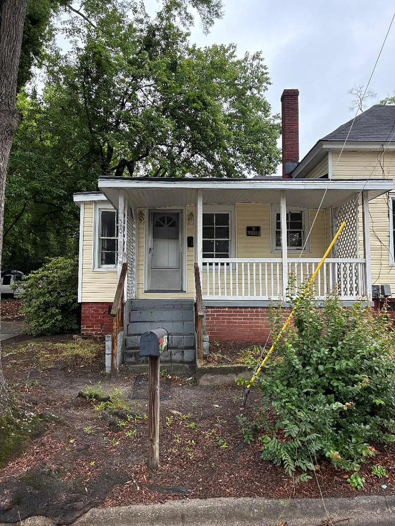 300 Jackson St W - 300 Jackson St. — Photo 2