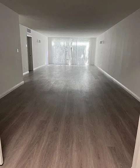 Beverly Hills Dorchester — Photo 12