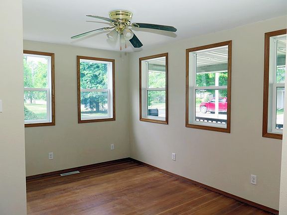 5th image of 210 West St