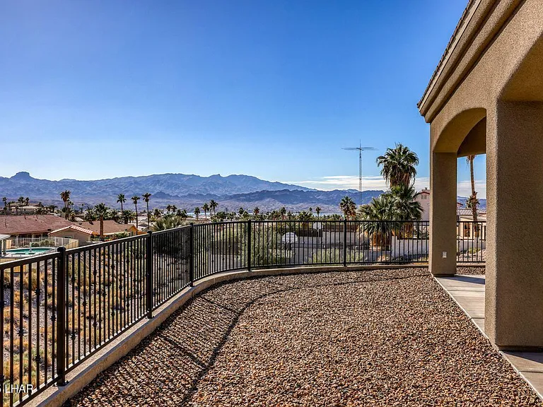 2520 Demaret Dr — Photo 44