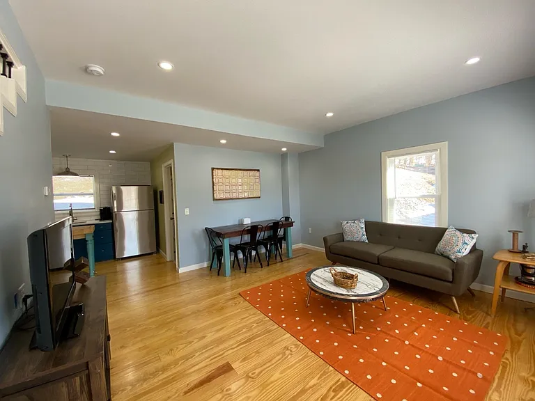 25 E Bow St — Photo 12