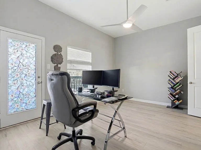 709 N Bayshore Dr — Photo 24
