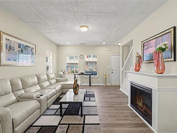 5th image of 3604 Ginnis Rd SW Unit 6