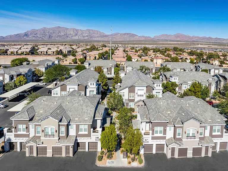 MAA Palm Vista — Photo 11