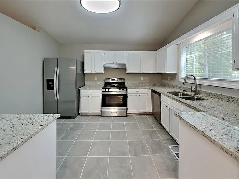 603 Brolley Ct — Photo 3