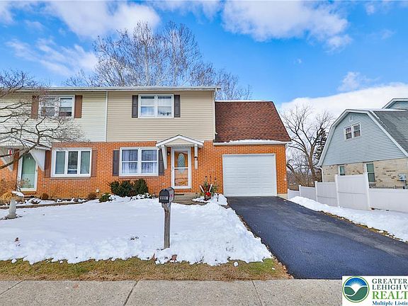 3rd image of 1112 Lincoln Ave