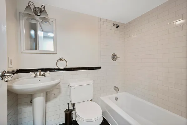 Sold by Daniel Gale Sotheby's International Realty | media 19