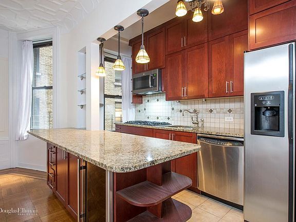 4th image of 828 7th Ave #6C