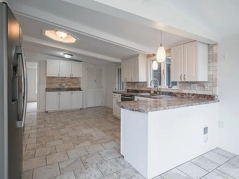 94 Lake Shore Dr #1 — Photo 3