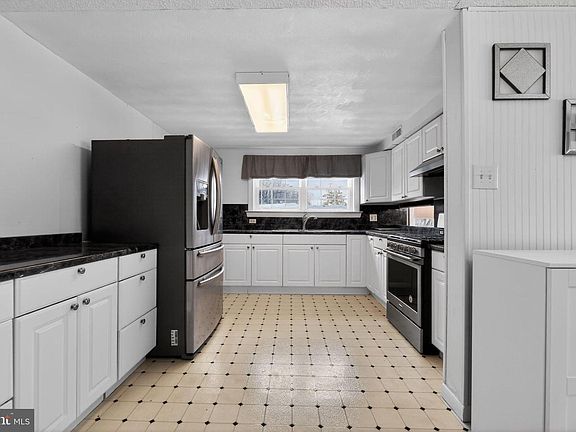 5th image of 2649 Sperry St