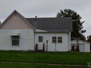 816 N 7th St, Chariton, IA 50049
