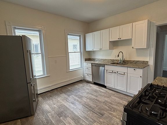 5th image of 59 Myrtle St APT 2