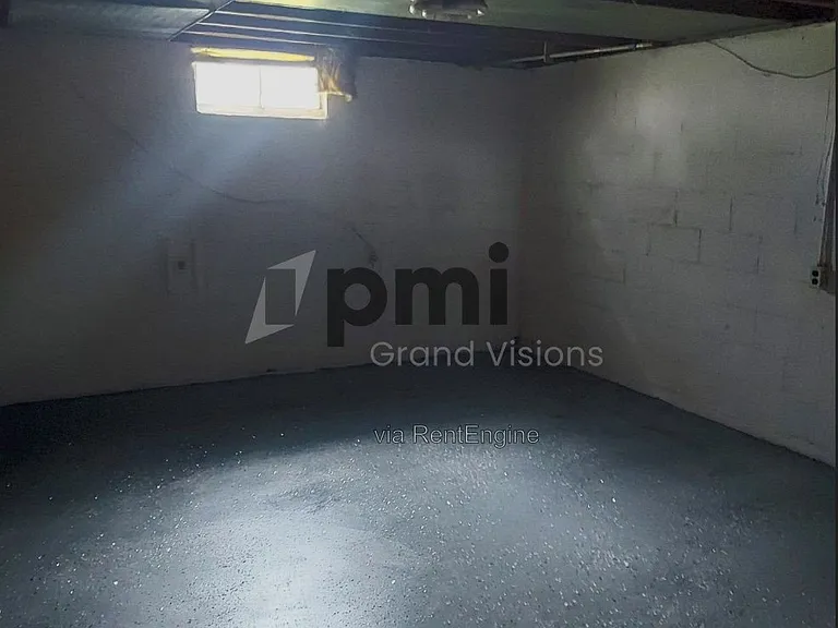 2060 N Water St — Photo 18