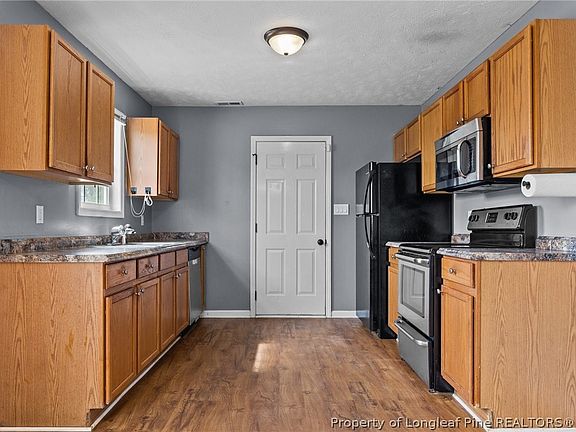 5th image of 381 Northwoods Dr