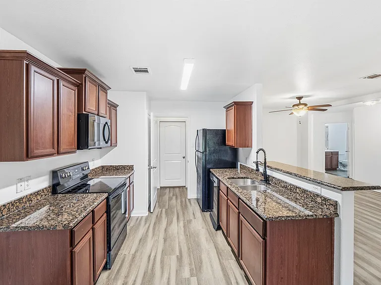 229 J E Brown Ln — Photo 8