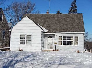 180 22nd Ave SW, Cedar Rapids, IA 52404