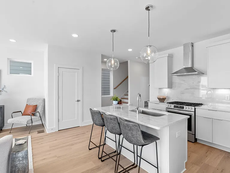 3203A Resha Ln — Photo 15