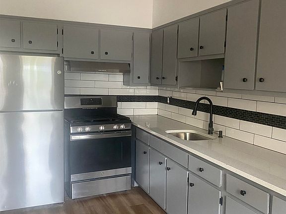 3rd image of 122 W 20th St Floor 1