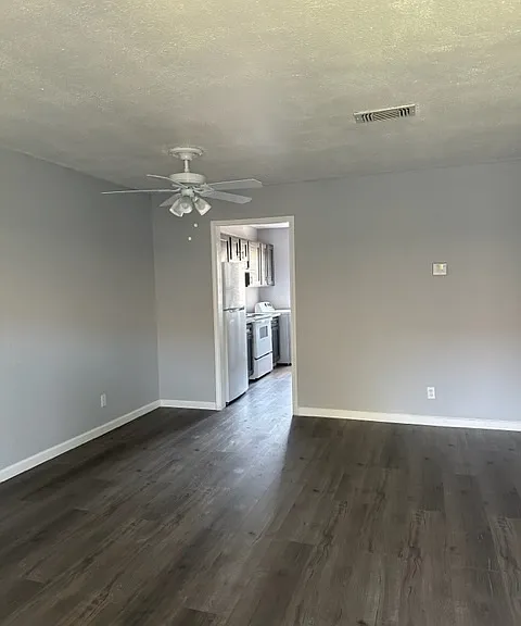 4215 Crow Rd — Photo 9