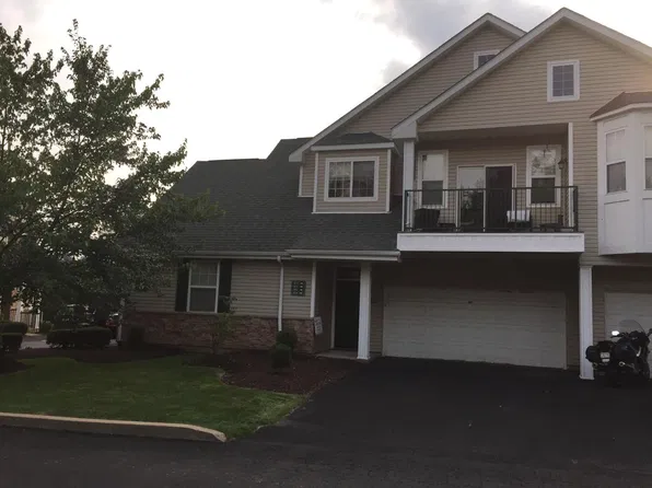 812 Eagle Pointe Dr, Canonsburg, PA 15317