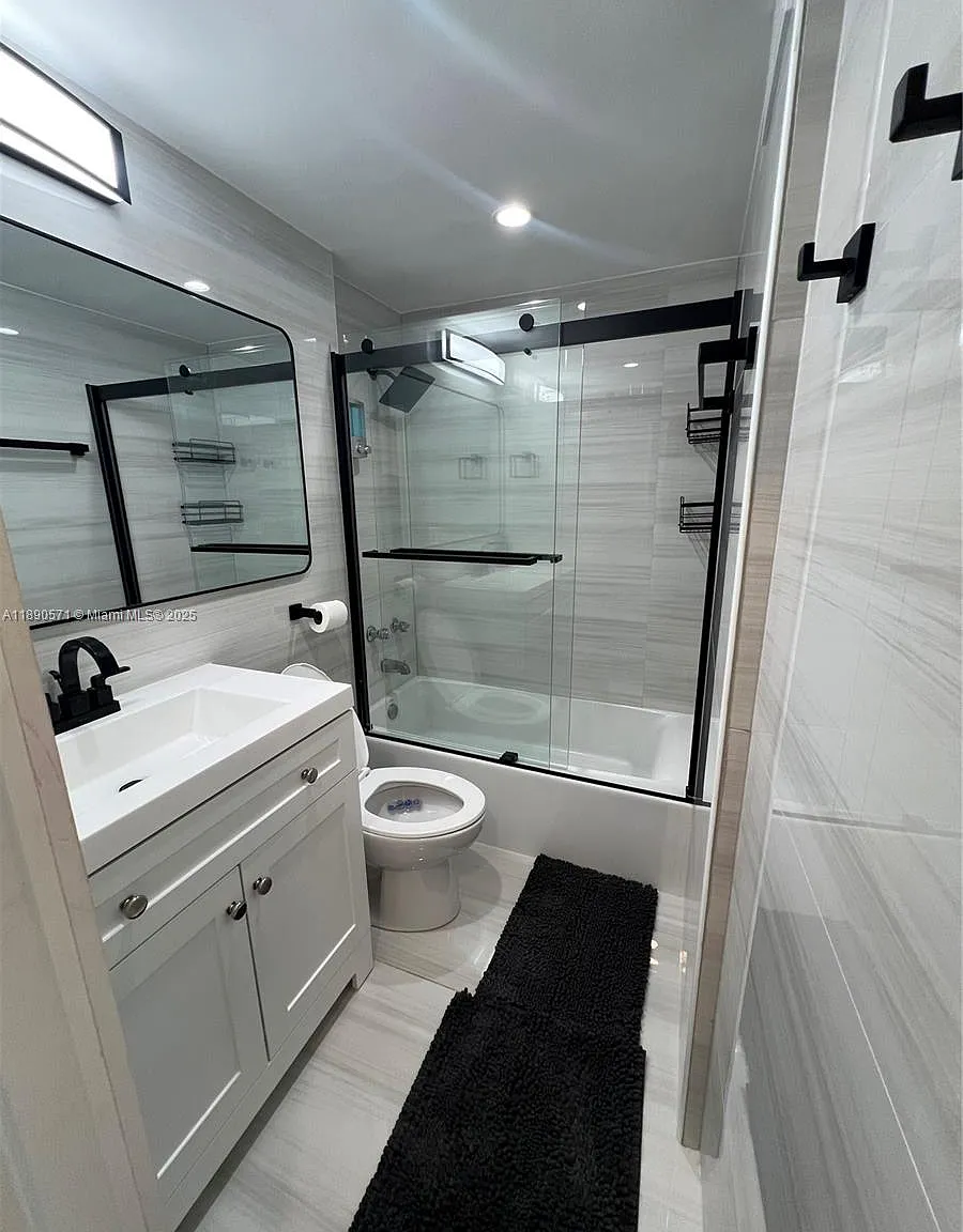 The Mantell Condo — Photo 1