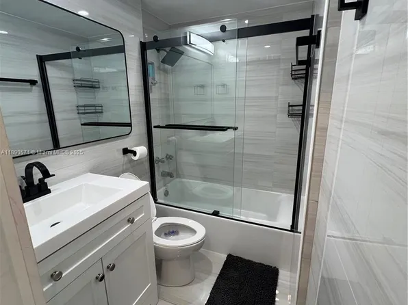 255 W 24th St, Miami Beach, FL