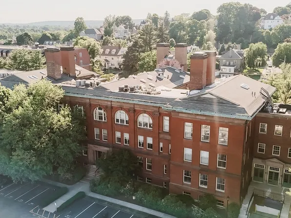 48 Forest St APT 203, Medford, MA 02155