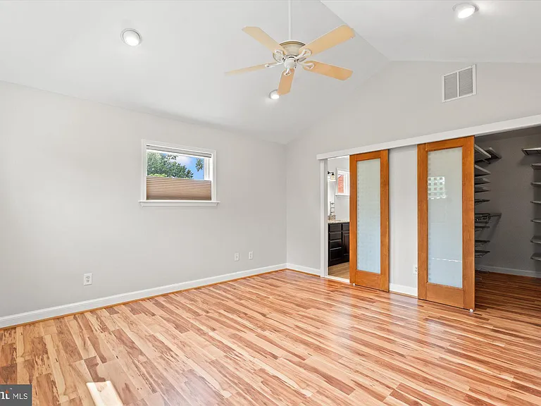 16 E Braddock Rd — Photo 32