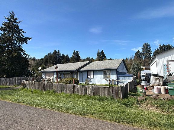 2nd image of 55397 SW Cherry Grove Dr