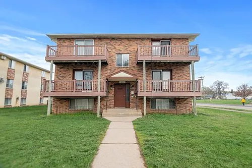 Elrose Apartments 1500 Photo 1