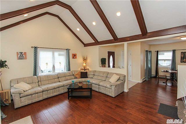 1st image of 64 Teresa Pl