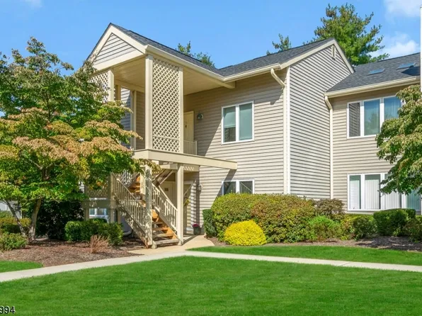 15 Troon Ter, Clinton Twp., NJ 08801