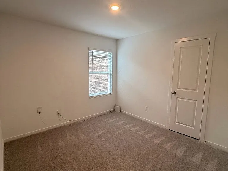4171 Silverstein St — Photo 11