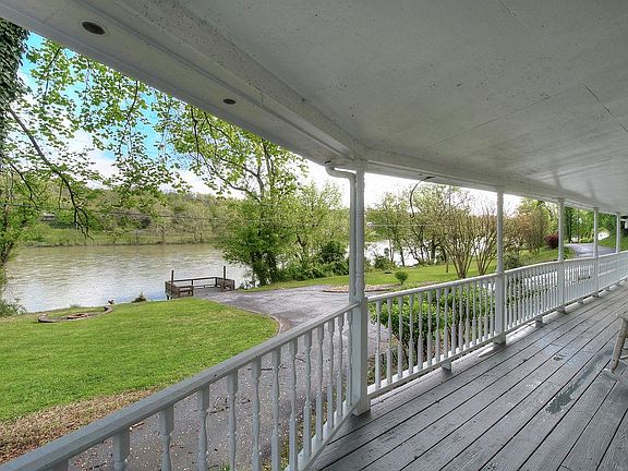 4th image of 300 River Edge Dr