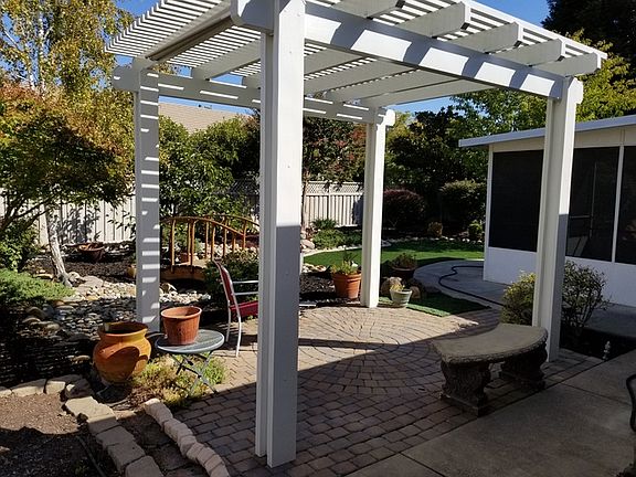 5th image of 109 Siggens Ct