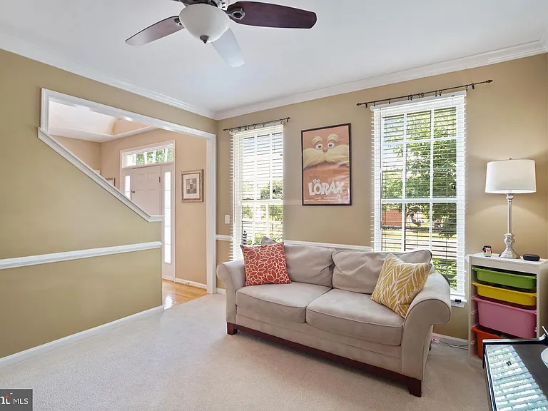 6755 Calthorpe Pl — Photo 2