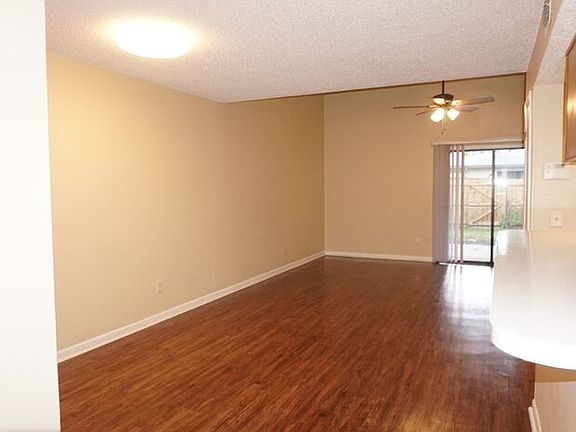 2nd image of 5547 Pinebay Cir N