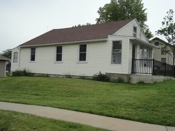 201 1st Ave NE, Epworth, IA 52045