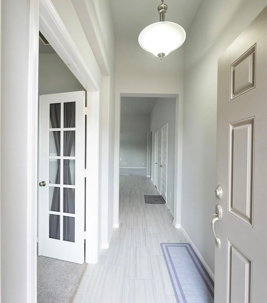 4 bed, 2.0 bath, 1944 sqft, $2,900 — Photo 2