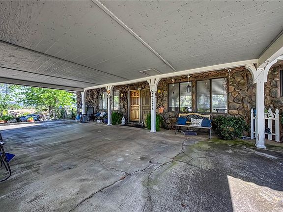 3rd image of 460 Lake Vista Drive