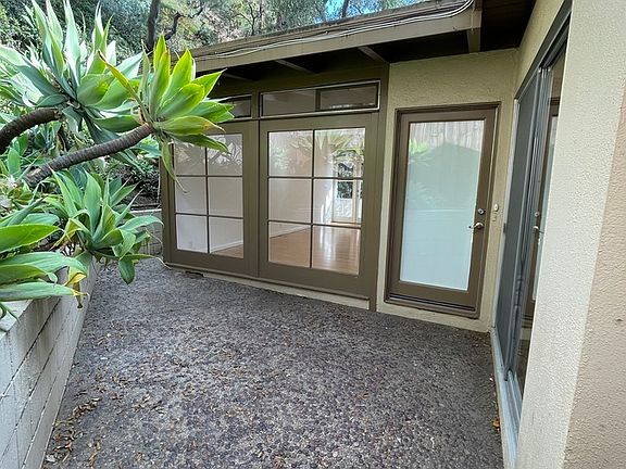 4th image of 2002 N Curson Ave