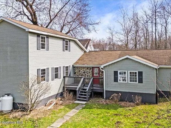 128 Franklin Ave, Greenfield Township, PA 18407