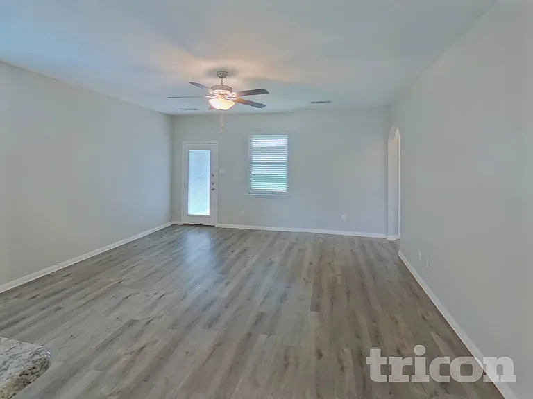 2108 Barrow St — Photo 2